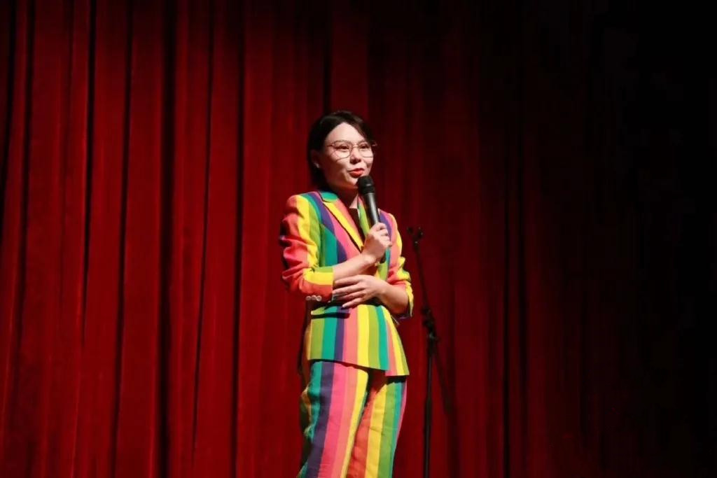 脱口秀演员庞博老婆_脱口秀演员小块_香港脱口秀演员黄子华的专辑