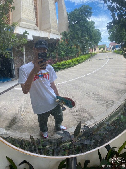 王一博自拍