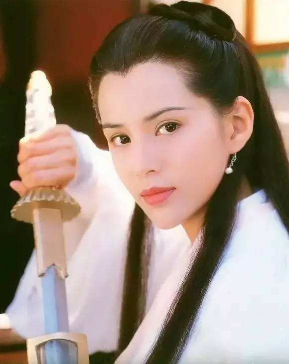 “小龙女”李若彤首度公开年龄 庆祝54岁生日