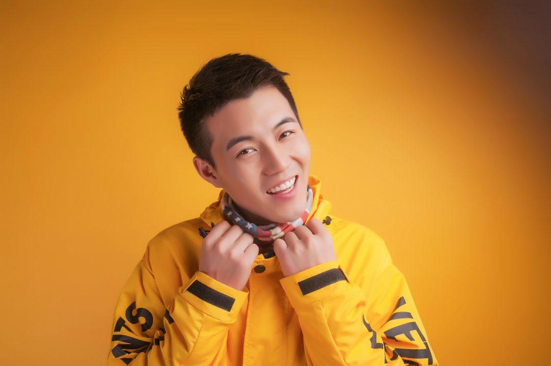 相信奥帕拉拉的死忠粉们都知道，奥帕拉拉作为音乐潮流地、明星收割机，每年都会举办一场邀请众多明星音乐节。从2013年的张靓颖，到2019年的汪苏泷、王北车，吸引了众多歌迷来到现场观看，那2020年的郑州奥帕拉拉金秋音乐节，又会有怎样的阵容呢？下面，让黄河票务小编为大家介绍一下吧！ （） 雪十郎 雪十郎原名栾雪松，是一名原创摇滚歌手、词曲创作人，被称为“大陆迪克牛仔”。2003年，雪十郎参加综艺节目《欢乐总动员》并获得了冠军，从而被大众所认识，随后，他发行了原创歌曲《伤过的心》、《谁》、《九月》、《明天的花》、《我的好姑娘》等，成为了新一代的网络红人。 （） 张振宇 张振宇是中国内地的男歌手，2003年，通过专辑《爱上你这样的女人》从而被大家认识，并凭借这张专辑获得了“雪碧榜年度推荐金曲”。随后，他又不断的发行了《不要再来伤害我》、《难道还嫌我伤的不够深》、《长恨歌》等作品，其中，《长恨歌》还被广东省音乐家协会与广东省流行音乐协会评为“年度十大金曲演唱奖”。 （） 刘晓超 刘晓超是中国内地流行乐男歌手，他在长达八年的驻唱生涯中，创作了近百首音乐作品，因为翻唱《舞女泪》而迅速走红。刘晓超演唱的《舞女泪》，感情深切，并透露出了舞女的无奈，再加上他低沉的嗓音，更是将一个舞女的辛酸体现的淋漓尽致，因此，网友也笑称刘晓超是唯一一个懂得做舞女有多心酸的男人。 （） 除此之外，目前已公布的阵容有： 10月1日主咖——半阳《一曲相思》、《流浪》。 10月2日主咖——花姐《狂浪》、《夜之光》。 10月3、4日主咖——雪十郎《伤过的心》、《谁》。 10月5日主咖——海来阿木 《别知己》。 10月6日主咖——张振宇 《不要再来伤害我》。 10月7日主咖——刘小超《舞女泪》。 10月8日主咖——姜鹏《兄弟想你了》、《赢在江湖》。 （） 这样一场有水、有音乐的大型音乐盛会，你准备好前来参加了吗？10月1日至8日，让黄河票务带你们来到郑州奥帕拉拉金秋音乐节，度过一个愉快的十一假期吧！