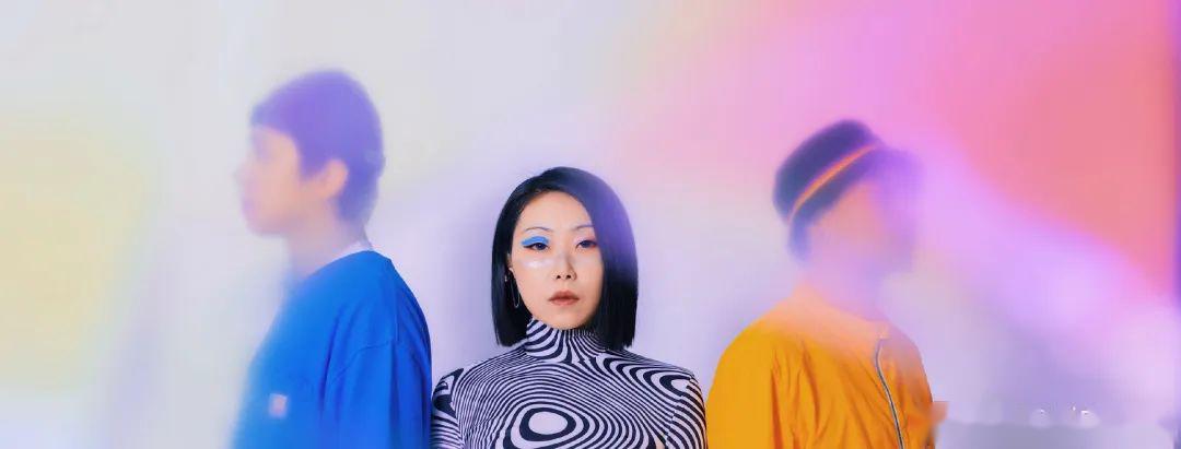 完美倒立,是于2016年在重庆成立的一支独立摇滚乐队,成立之时,就凭借