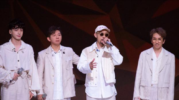 林志炫和热狗在《披荆斩棘的哥哥》中都合作了哪些歌？