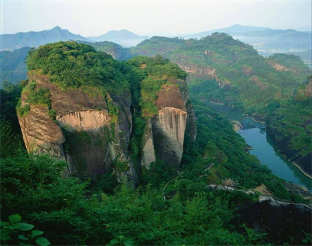 灵岩