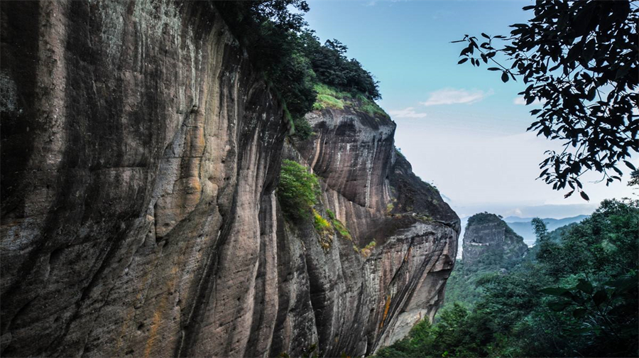 灵岩
