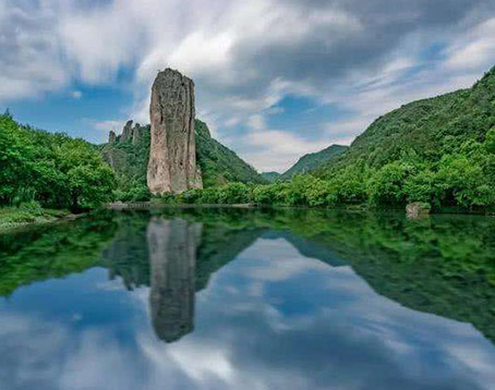 鼎湖峰