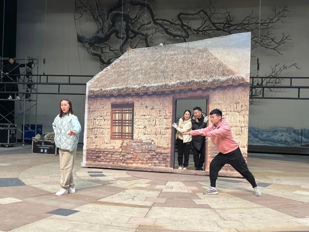 2022国家艺术基金年度大型舞台剧和作品创作资助项目锡剧《装台》-南京站