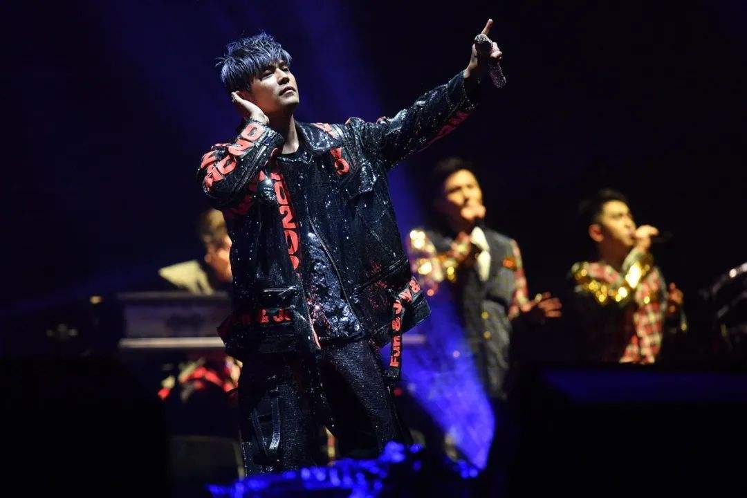周杰伦凭哪首歌获得了第13届台湾金曲奖？