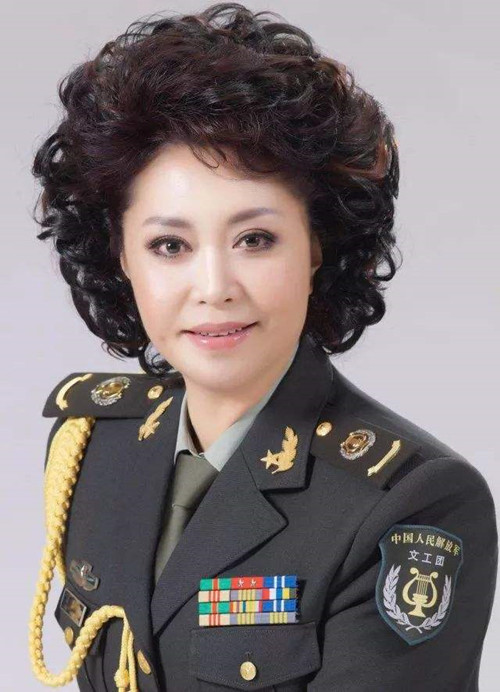 总政歌剧团女高音歌唱家,歌剧表演艺术家,国家一级演员.