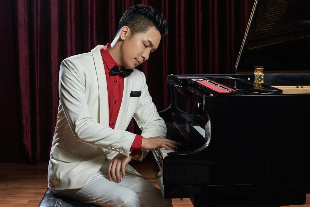 2022《夜的钢琴曲》——石进钢琴音乐会-武汉站