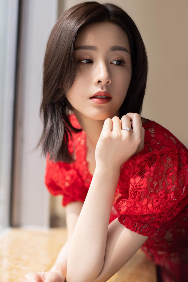 陈都灵