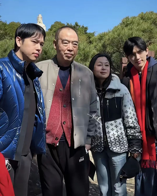 陈凯歌一家四口