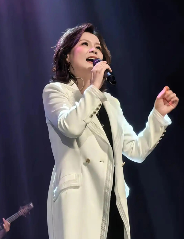 周冰倩演唱会