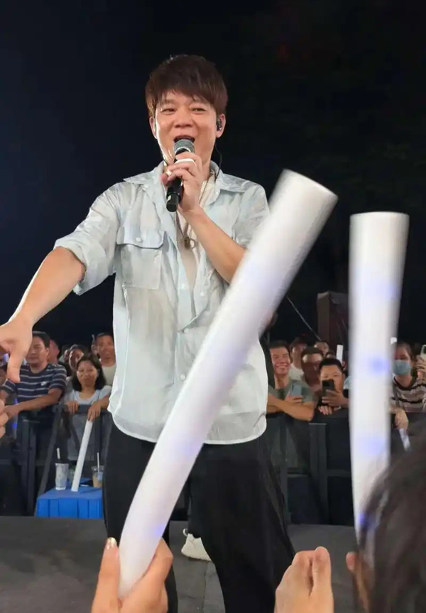 六哲演唱会